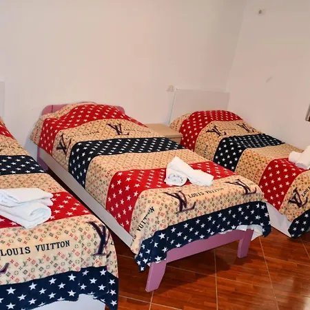 Rrozhani Casa de Férias *